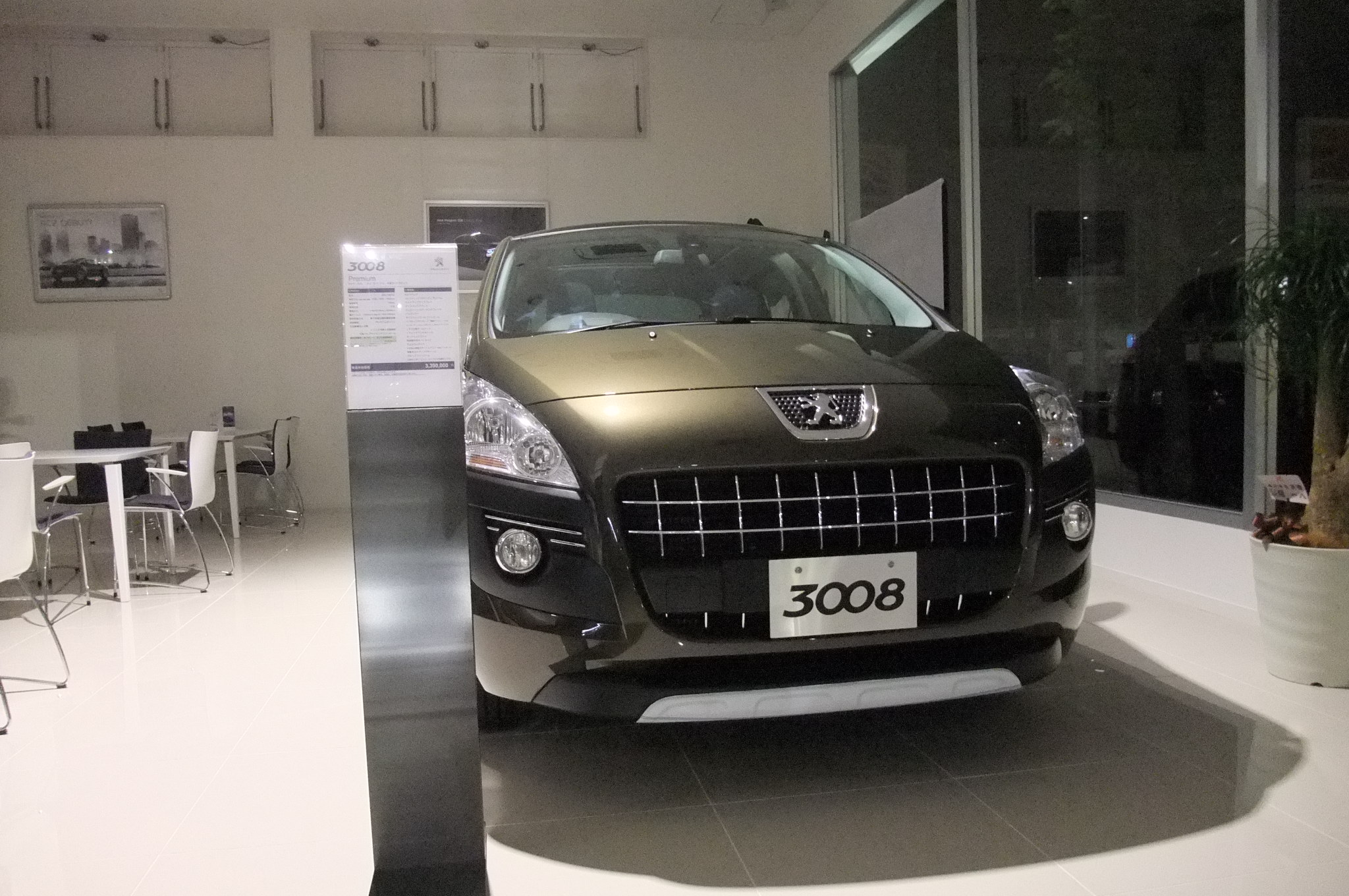 真夜中のショールーム