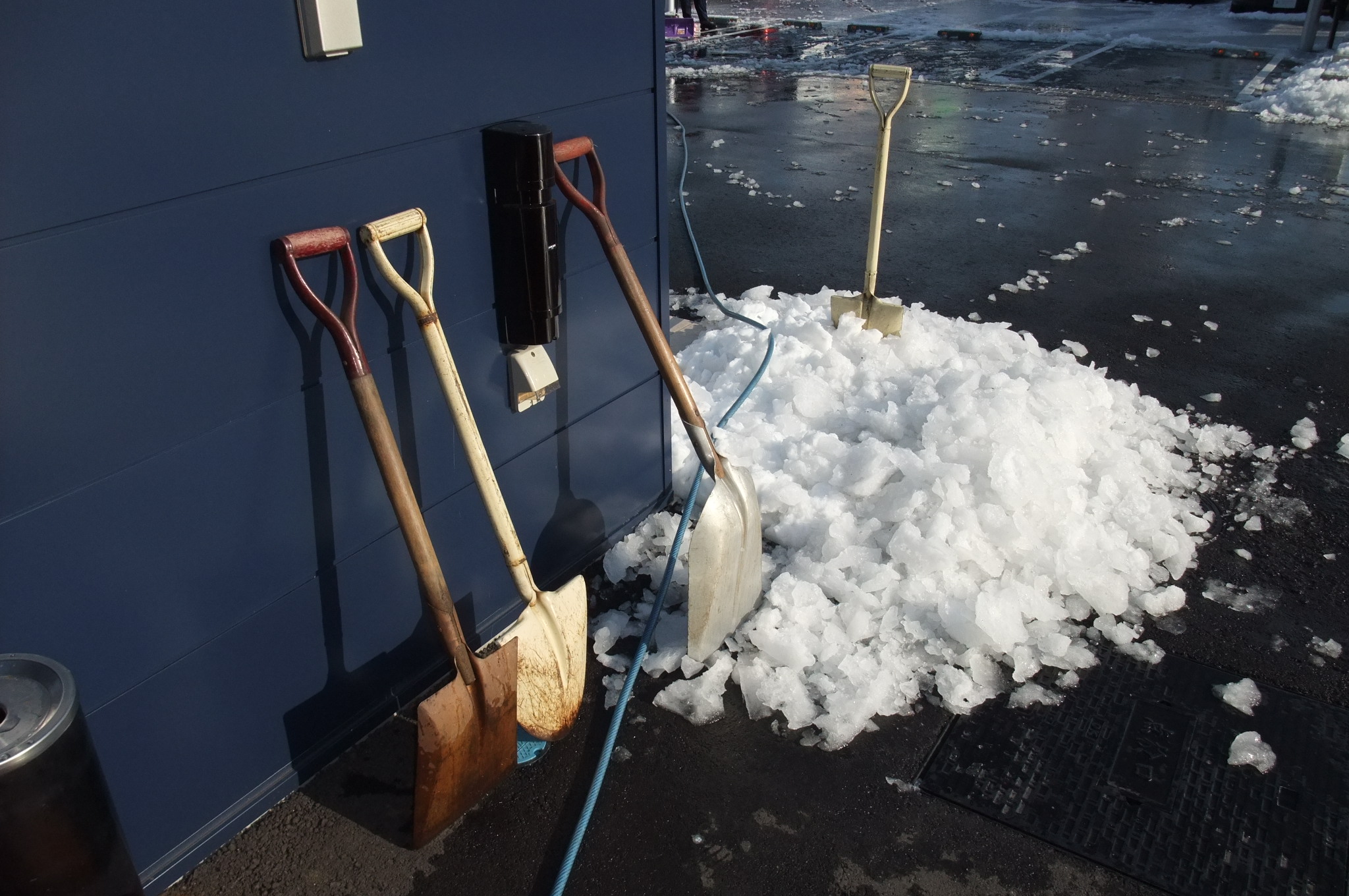 初雪の後始末