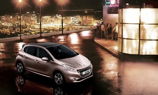 プジョー208に試乗しよう！