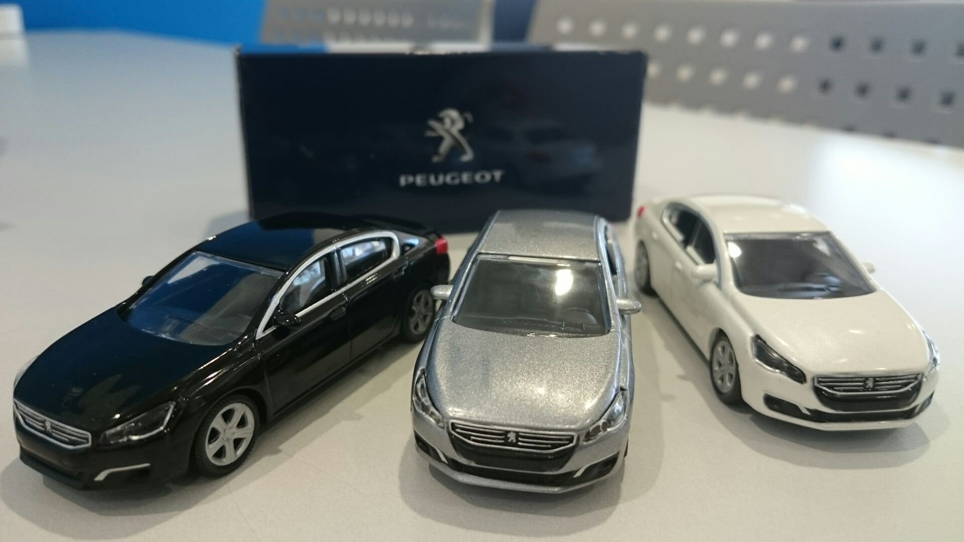 ミニカー入荷♪