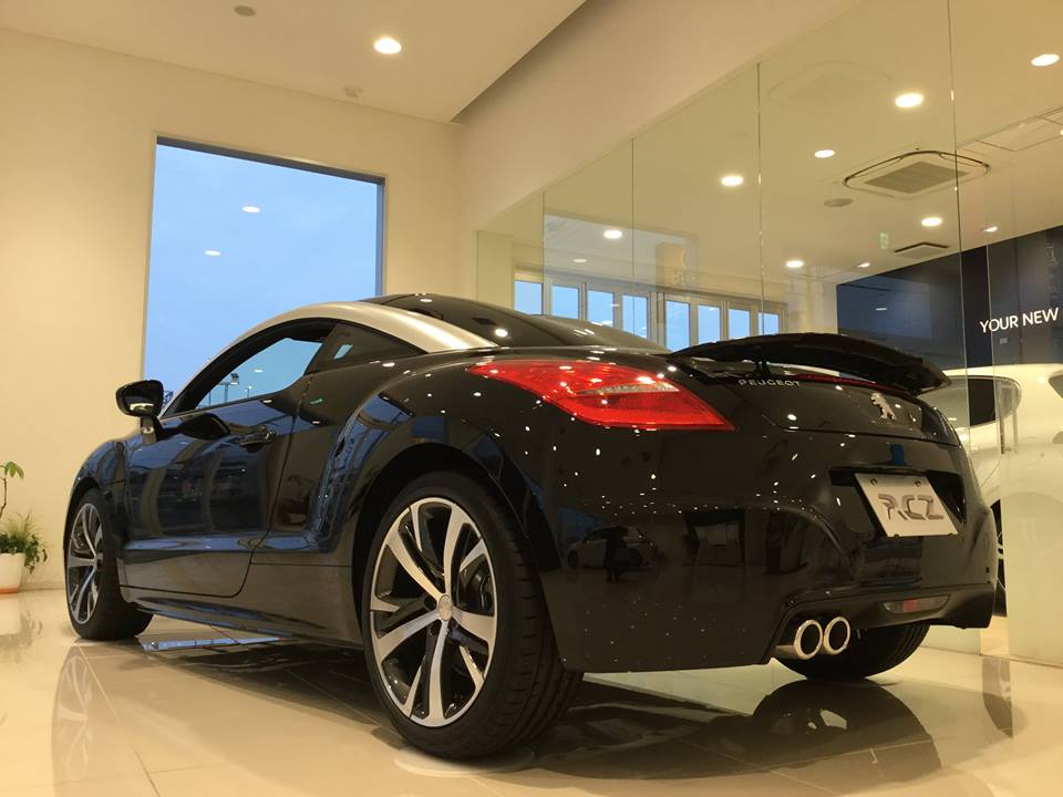 限定モデル RCZ GTLineを展示中