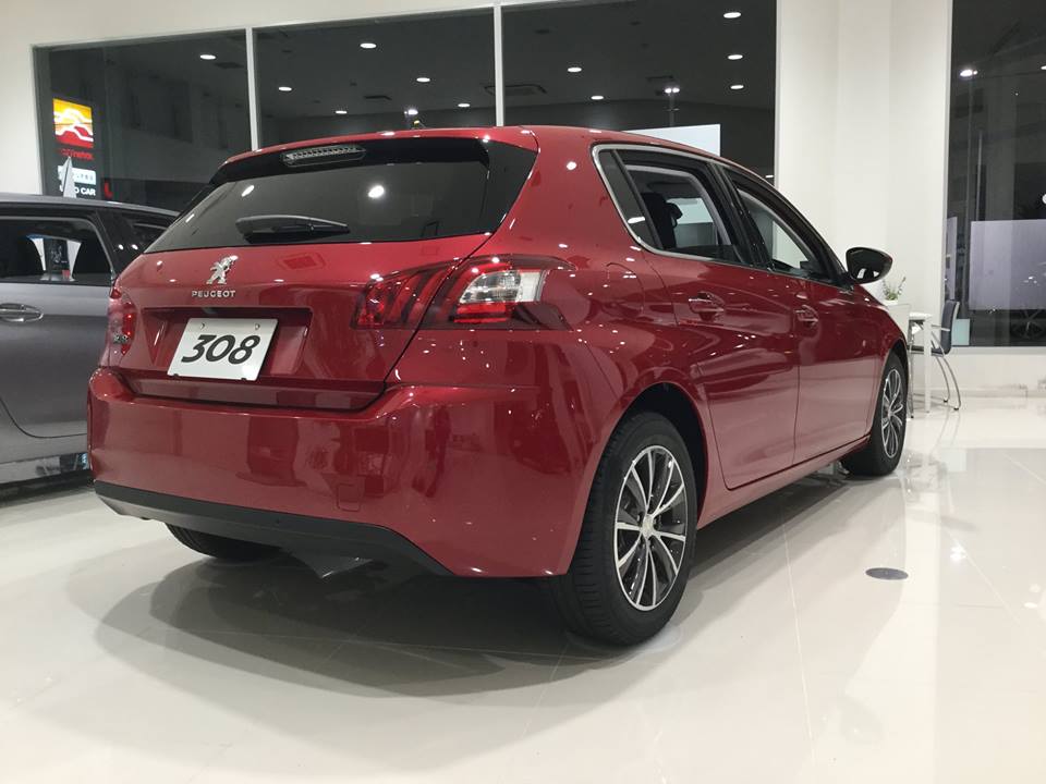 NEW PEUGEOT 308 Allureを展示しました。