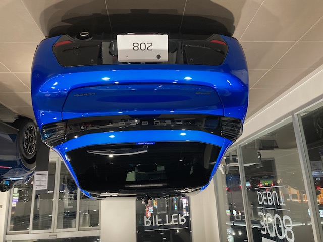 208HYBRIDデビューフェア本日より開催しております🚗