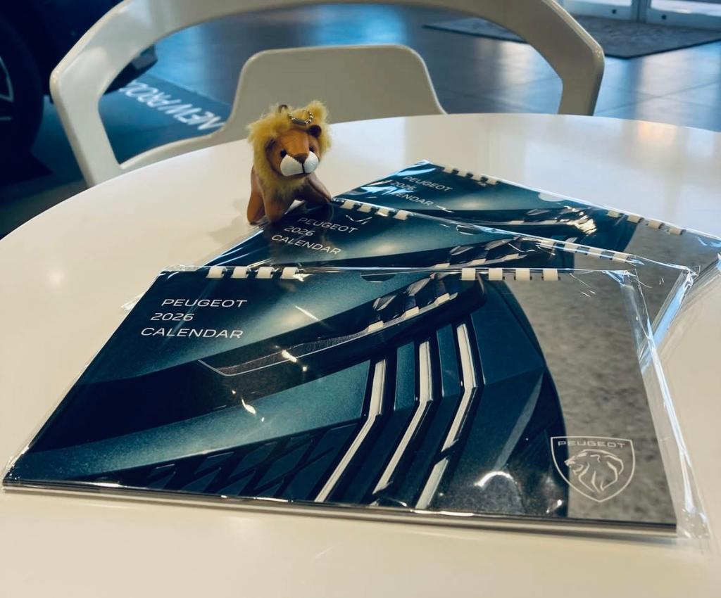 2026年PEUGEOT卓上カレンダー到着です