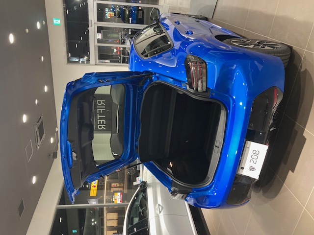 208ALLURE実車ご覧いただけます。