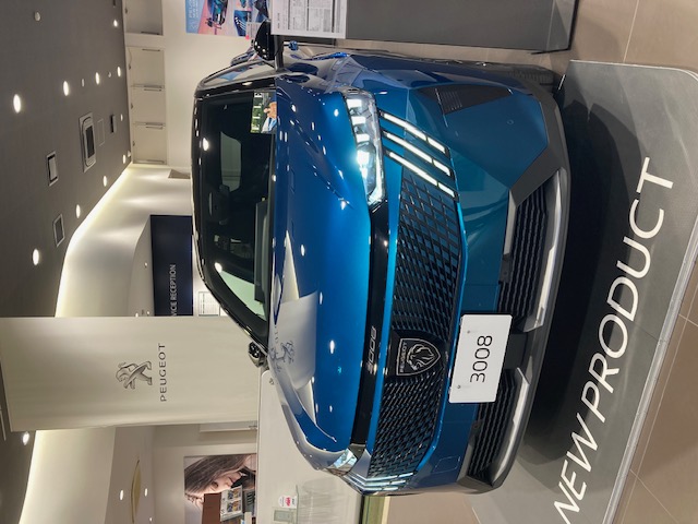 3008GTHYBRID展示中です🚗